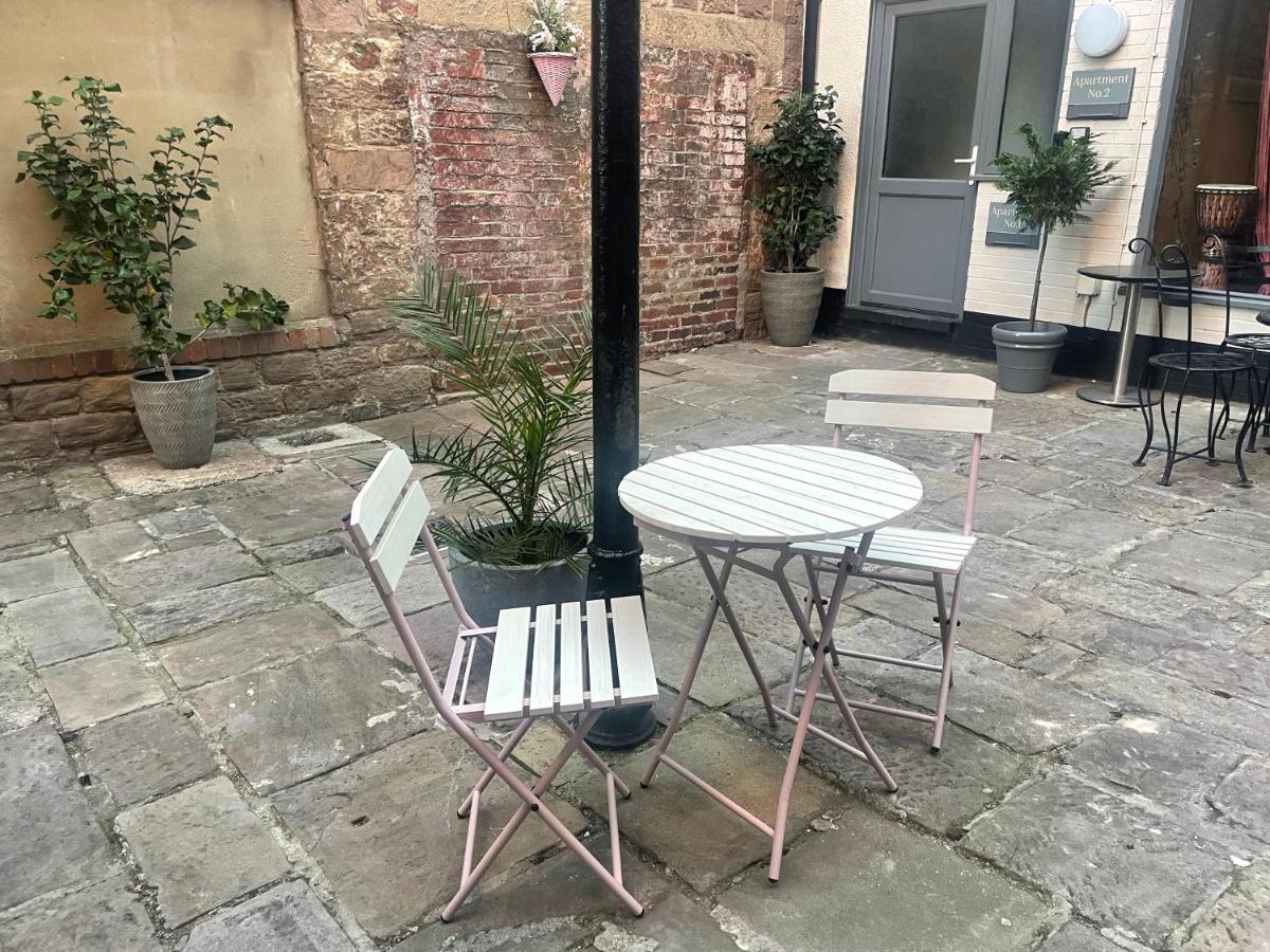Courtyard Holiday Apartments Belper Buitenkant foto