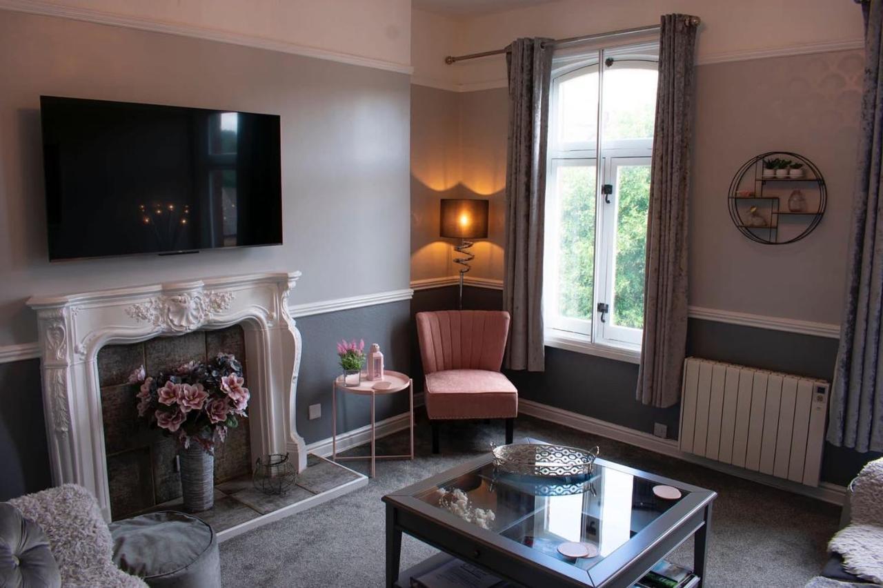Courtyard Holiday Apartments Belper Buitenkant foto