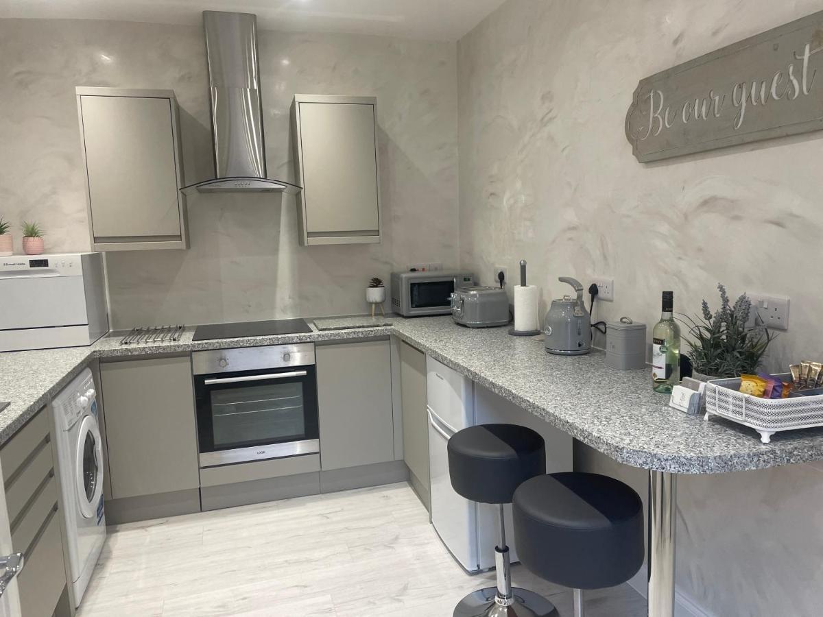 Courtyard Holiday Apartments Belper Buitenkant foto