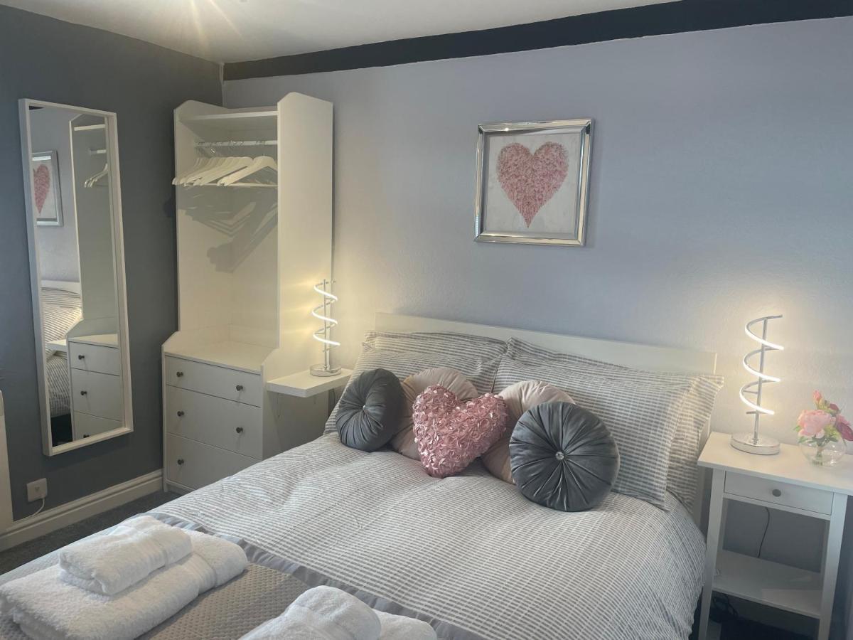 Courtyard Holiday Apartments Belper Buitenkant foto