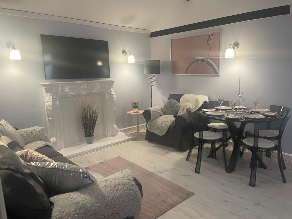 Courtyard Holiday Apartments Belper Buitenkant foto
