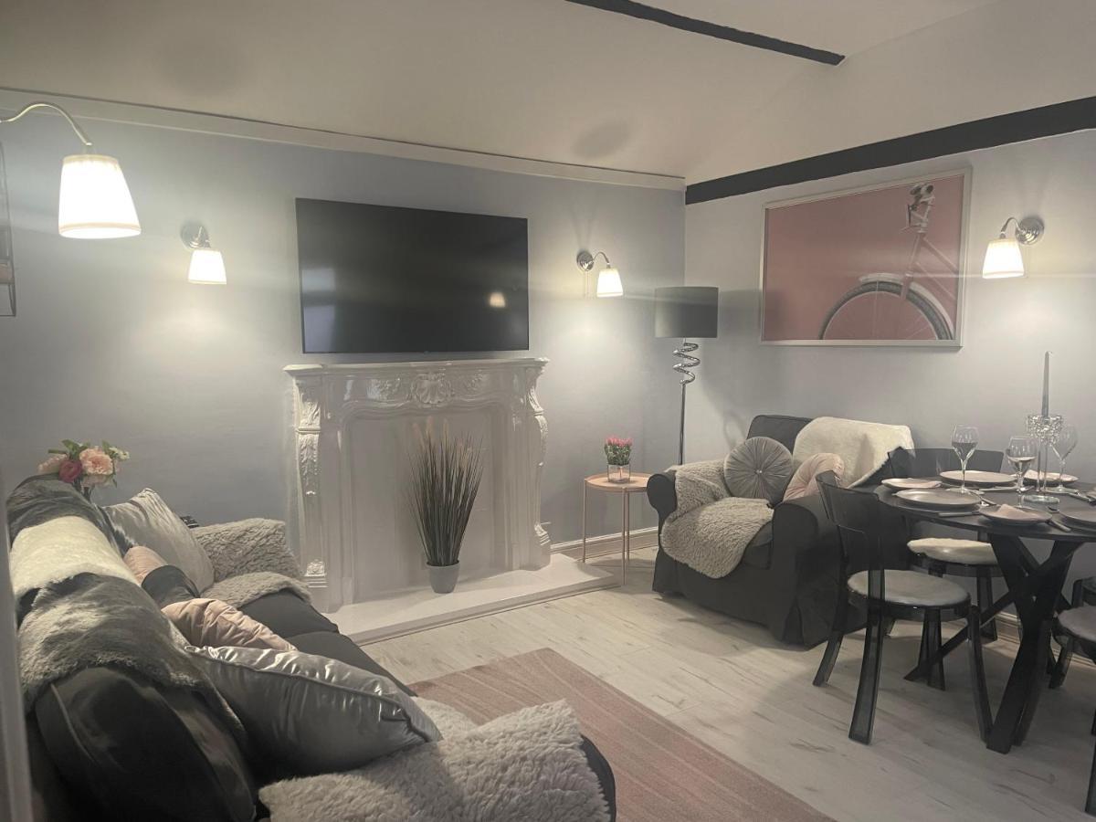 Courtyard Holiday Apartments Belper Buitenkant foto