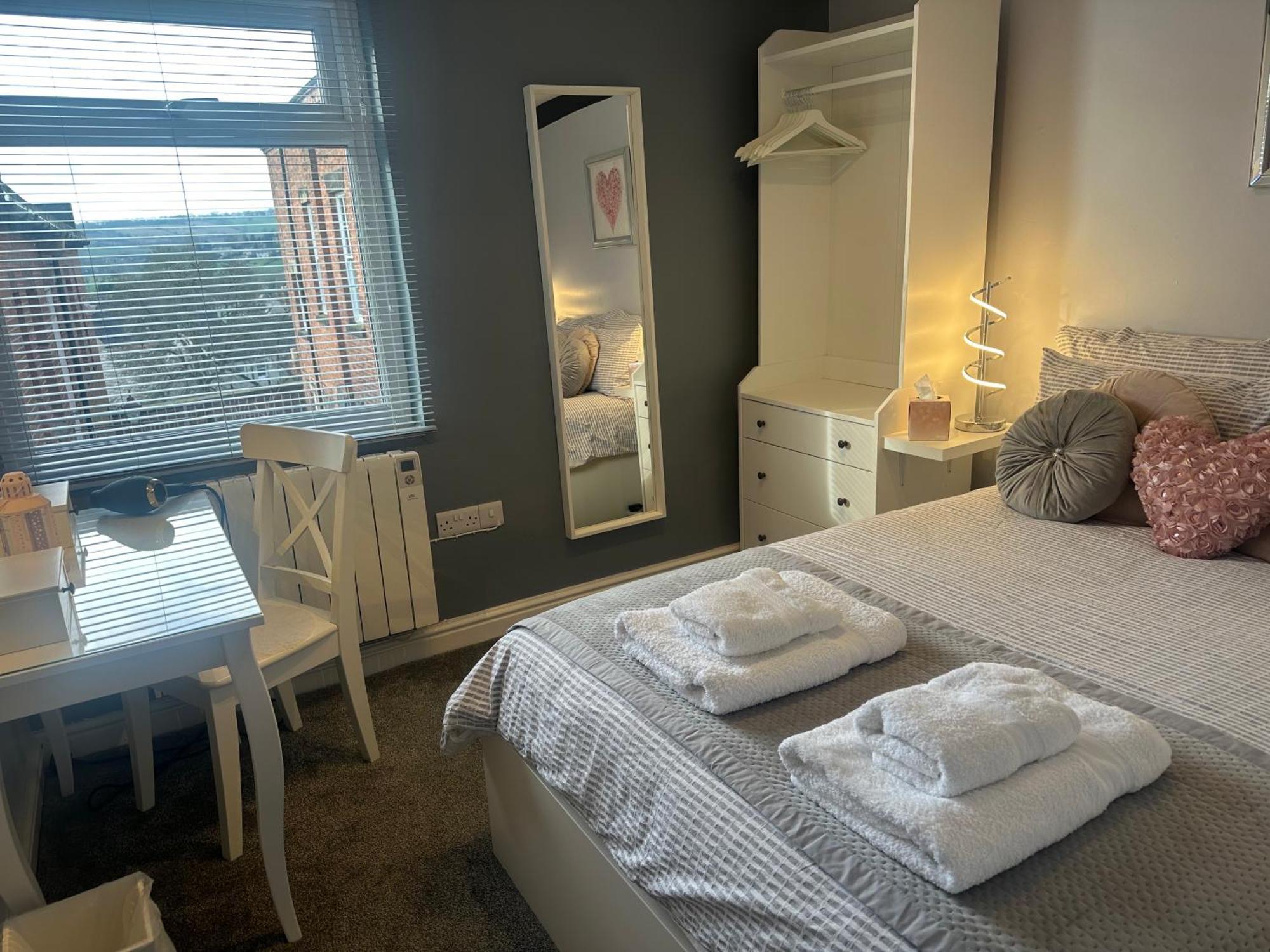 Courtyard Holiday Apartments Belper Buitenkant foto