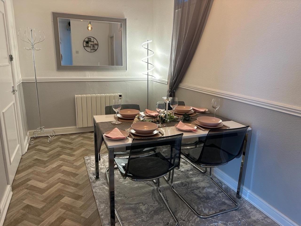 Courtyard Holiday Apartments Belper Buitenkant foto